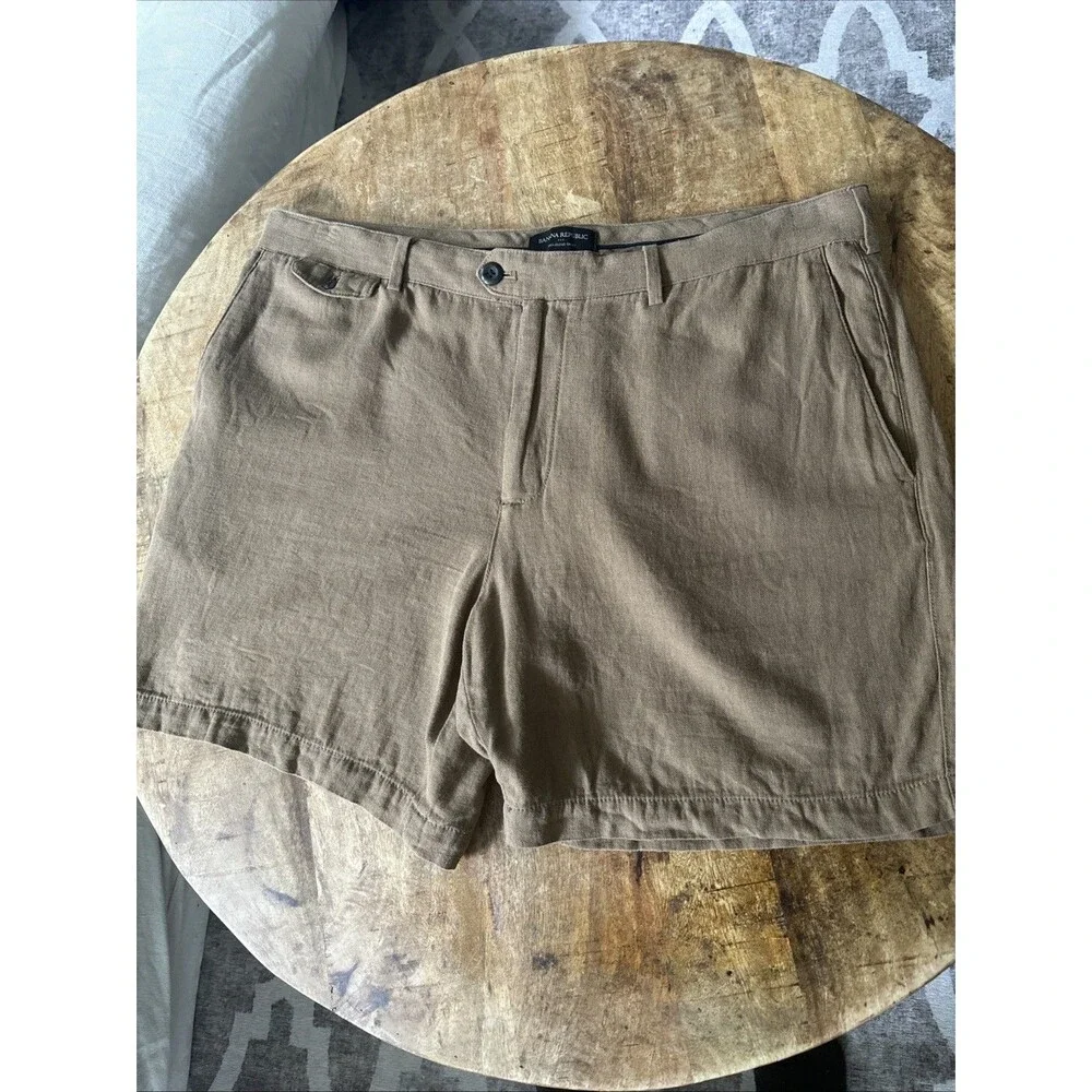 Banana Republic Men’s Slim Fit Shorts Size 38 Brown
